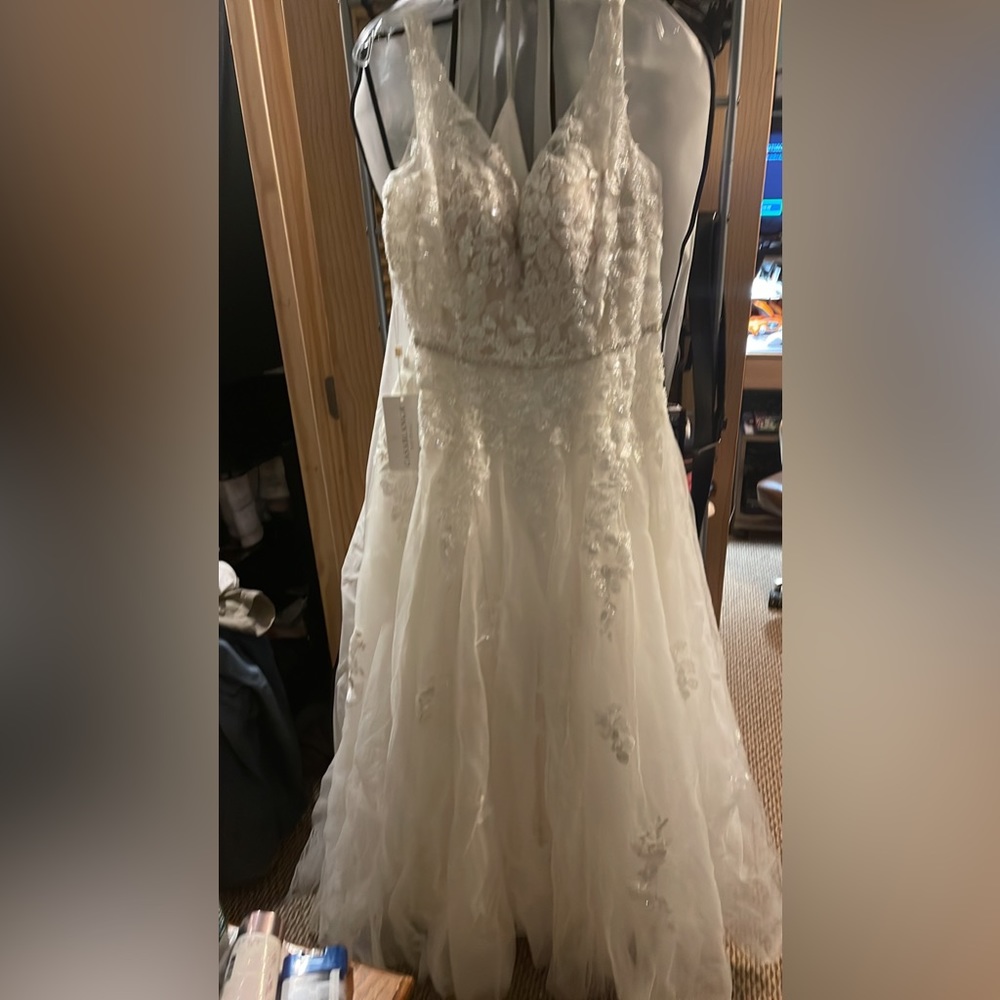 Casablanca Lucy, Size 18, New with tags. Never been altered